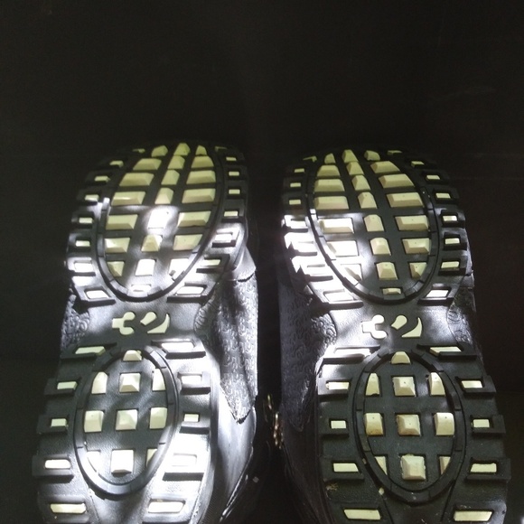 thirty two Snowboarding Boots - Picture 4 of 6